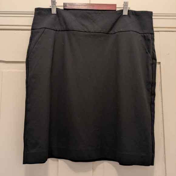 CAbi Dresses & Skirts - CAbi Black Pencil Skirt- 16